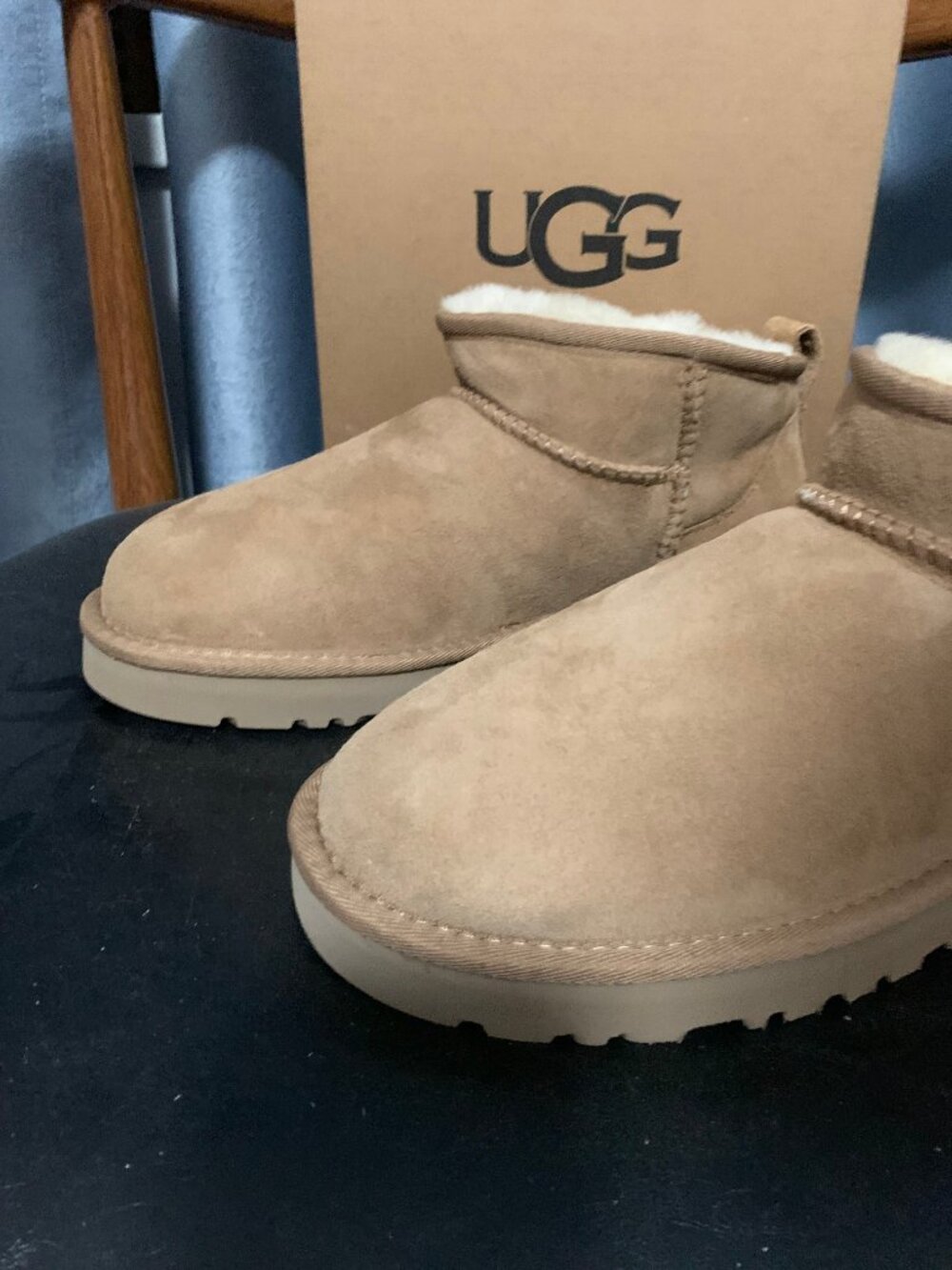 UGG Classic Ultra Mini - Picture 2 of 4